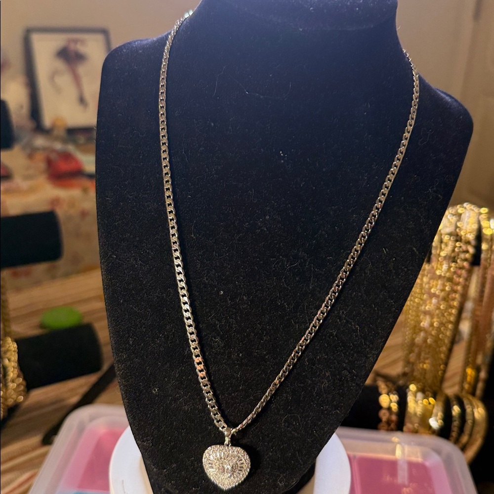 20” Silver Tone Necklace With A Diamond Cut Heart. 14 K Gold Plated